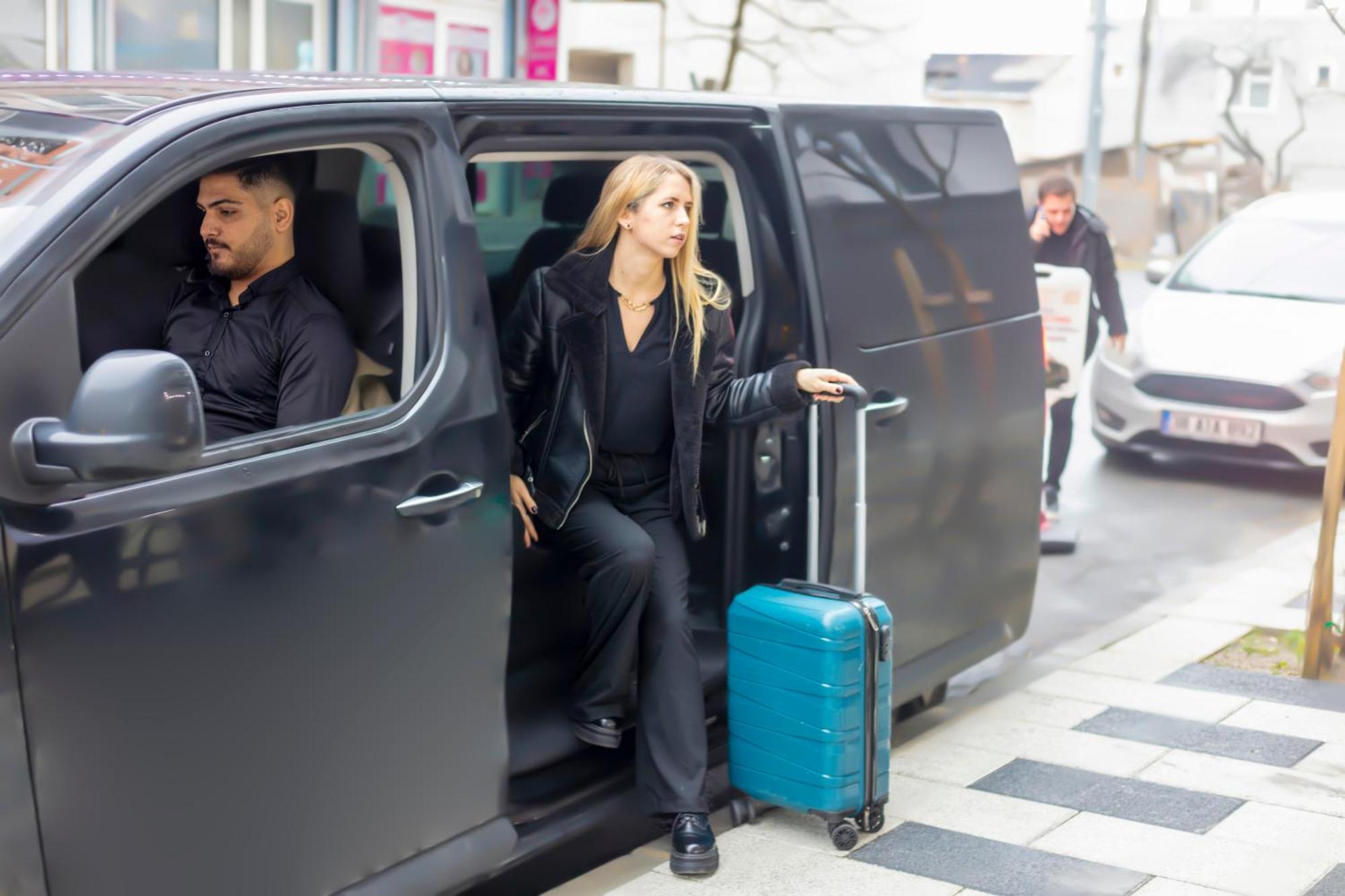 Dem Premium Hotel - Round Trip Airport Service - Istanbul International Airport Arnavutkoy 외부 사진